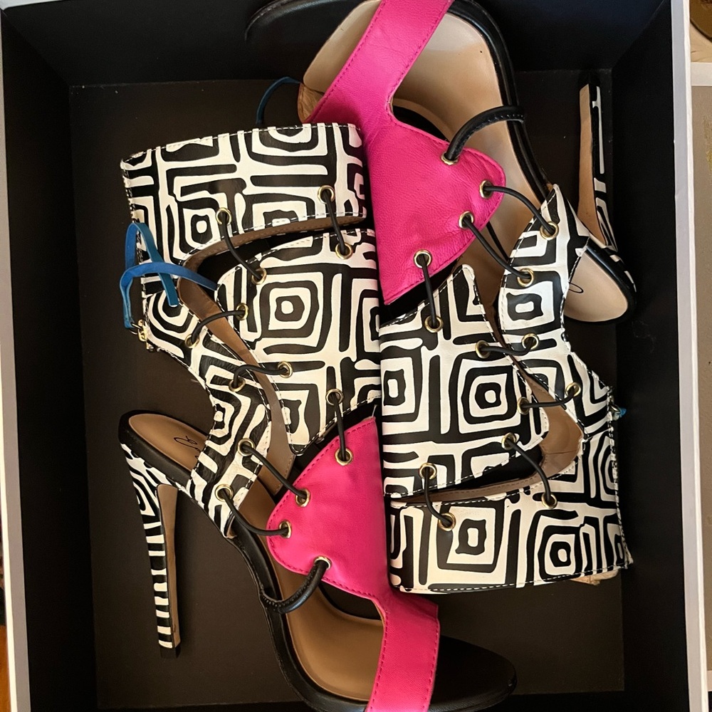 Black and White Vintage Print Emily B Heels